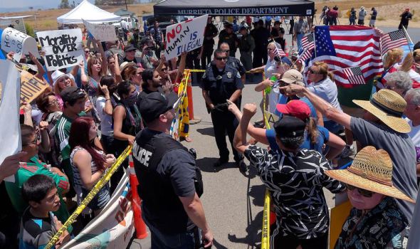 7_6_2014_immigration-overload-flas-48201_s800x474